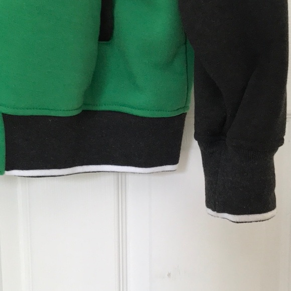 Royal Blue - Men’s Green and Black Snapped Down Jacket. 100% Polyester. Size 5XL - Picture 5 of 13